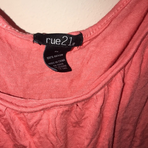 Coral romper - Picture 3 of 3